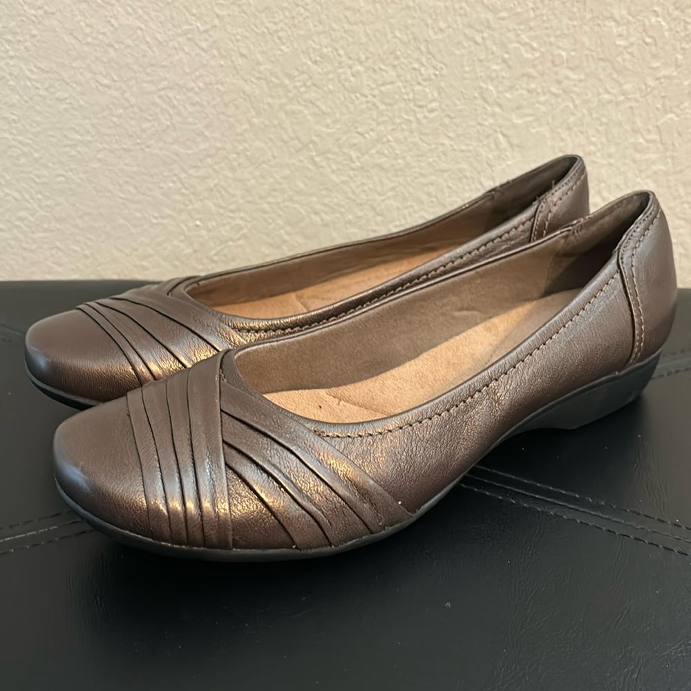 Clarks Dark Brown Leather. Size 11M.